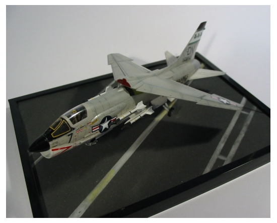 Academy 1/72 F-8E Crusader - Scale Modelers world.