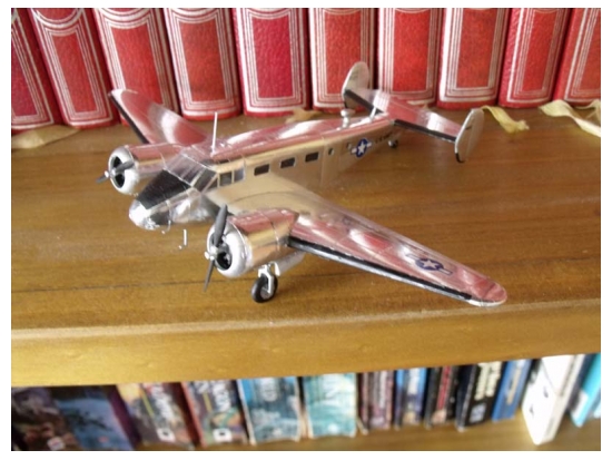 Kitech 1/72 Beech C-45F Transport - Scale Modelers world.